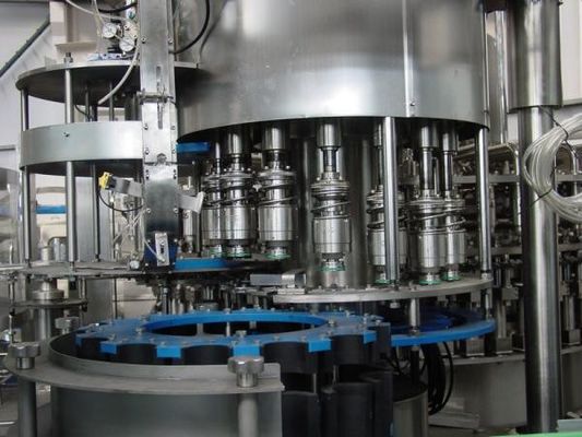 40 equipamento de engarrafamento de enchimento do suco da pequena escala da cabeça 16000 BPH